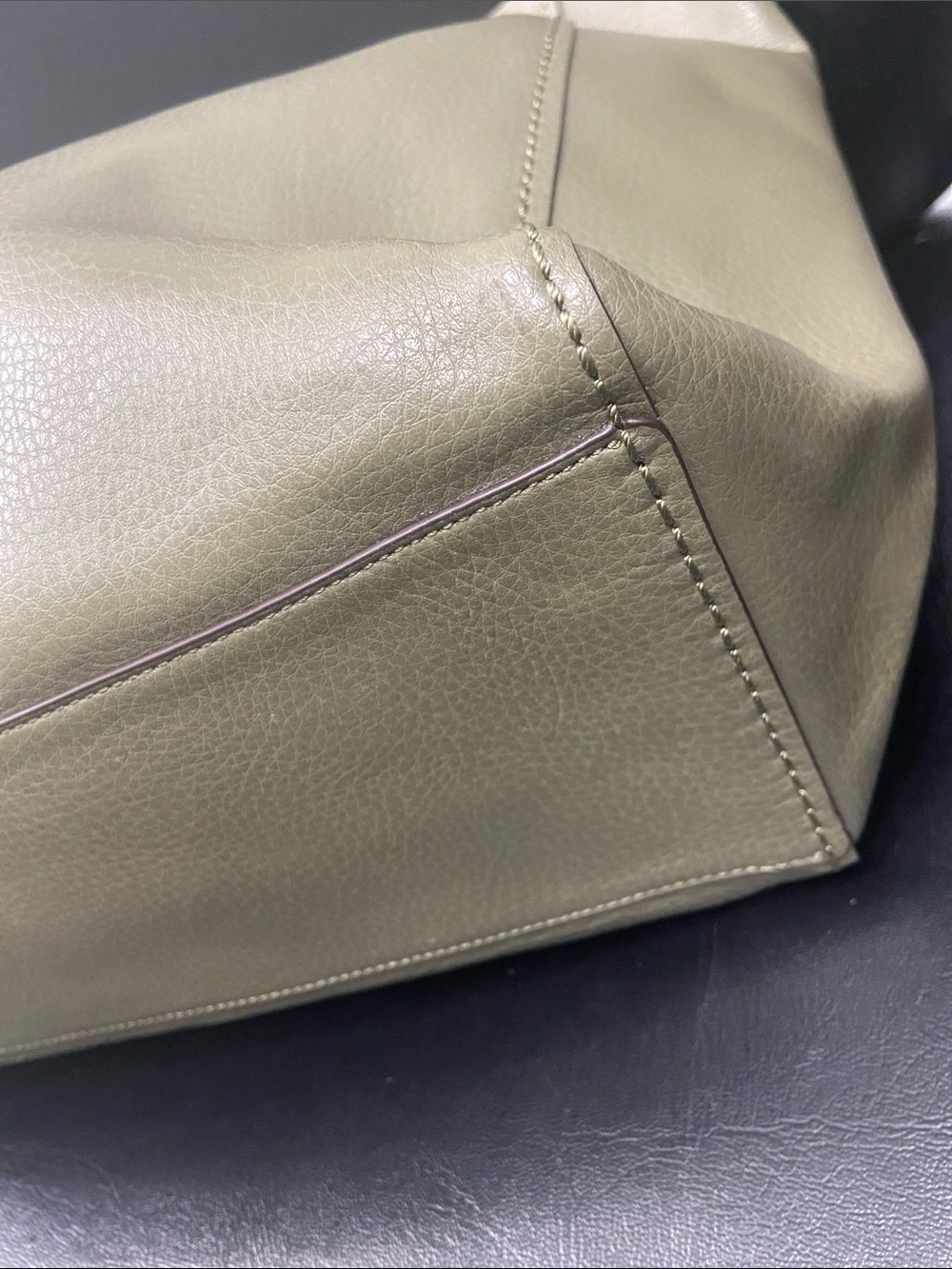 Coach Leather Derby Tote EUC - Picture 4 of 7